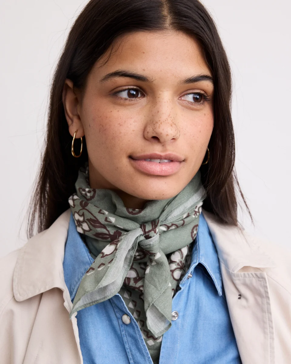 Bandana Femme en Voile de Coton Vert Jade Hibiscus – Image 2