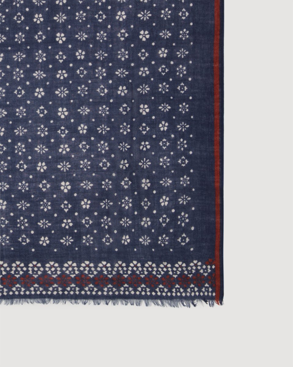 Echarpe Homme en Laine Imprimée Fleurs Indigo – Image 4